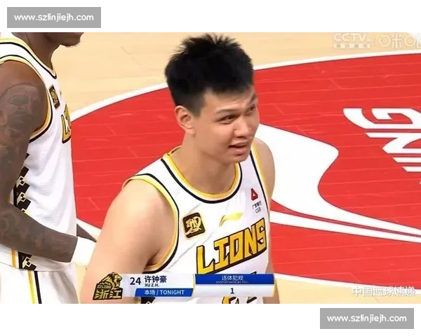 争议升级!许钟豪铁肩撞废亚洲第一控卫 球迷激辩 “老英雄” 是否该入国家队 争议升级!许钟豪铁肩撞废亚洲第一控卫 球迷激辩 “老英雄” 是否该入国家队